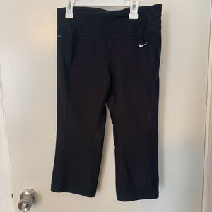 Black Nike dry fit crop pants